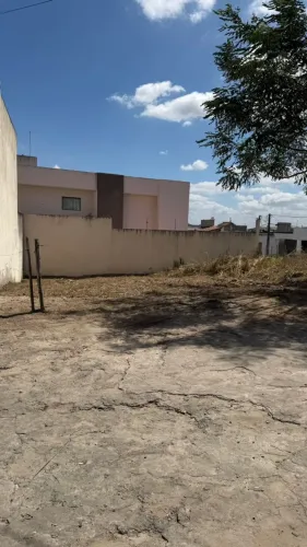 LOTE Á VENDA NA BELA VISTA 