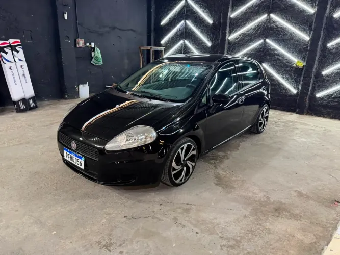 Fiat Punto Attractive 1.4 Fire Flex 8V 5P 2011