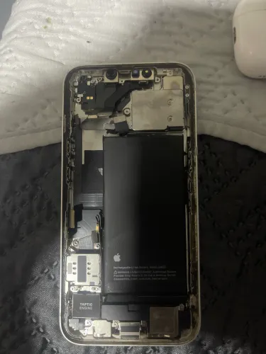 Vendo, Câmera frontal , Câmera Traseira, Bateria , Conector de carga, Do IPhone 13