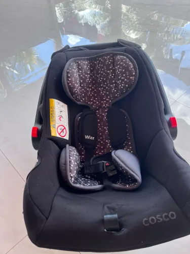 Bebê conforto da marca cosco 