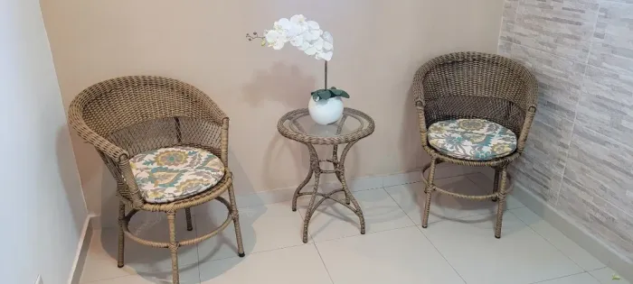 Conjunto de  cadeiras e mesa para jardim ou varanda