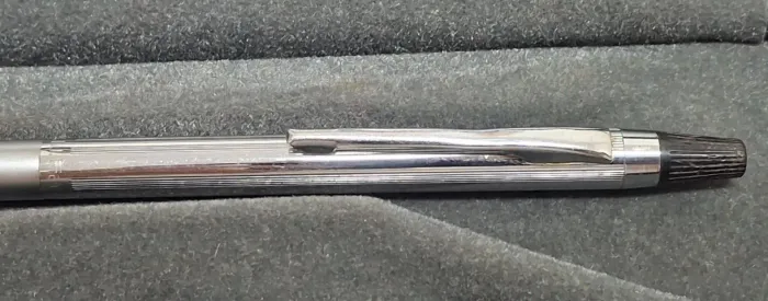 Caneta Antiga A.W. Faber - Década de 70/80 - Corpo Guilhoché e Aço Acetinado