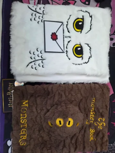 Capa para Livro Harry Potter Hedwig em Pelúcia Original