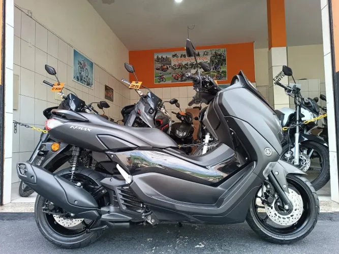 NMAX 160 2024 preta