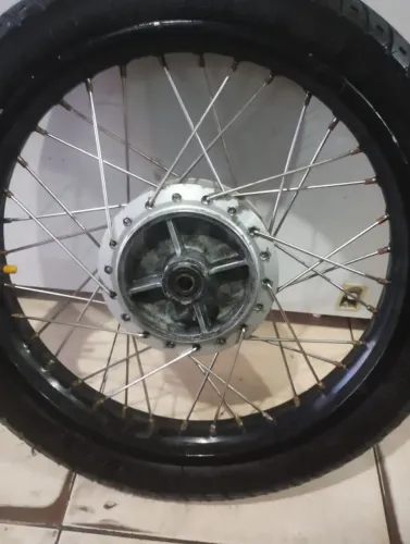 Pneu meia vida aro 18 cromado e reforçado