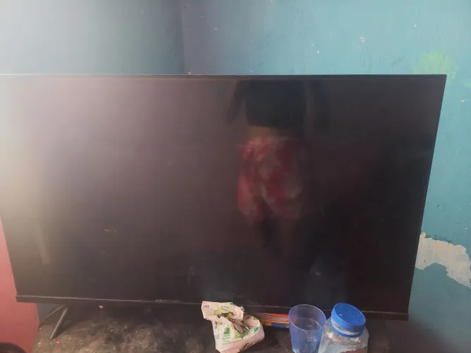 Tv tcl 43 polegadas com a tela quebrada