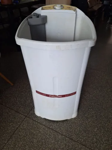 Máquina tanquinho sem tampa mais funciona normal 