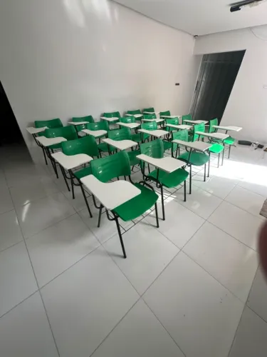 Carteira Escolar. NOVA