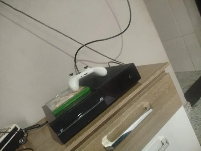 Vende-se ( XBOX ONE FAT 500gb )