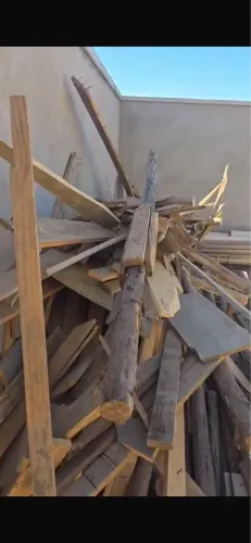 Doação tábuas e madeiras resto de obra