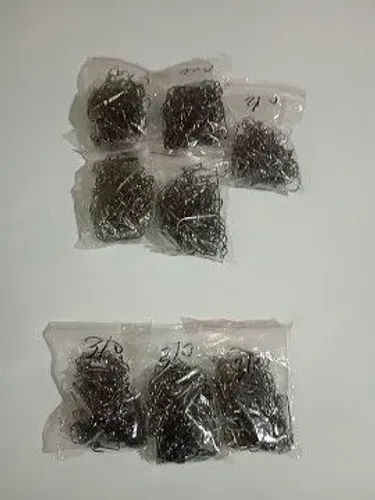 Kit anzol 90° aço carbono 500 unidades 4/0 e 300 unidades 3/0 fabricação própria.  