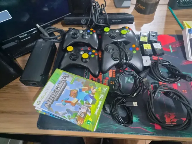 XBOX 360 SUPER SLIM COM 4 CONTROLES + KINECT E 9 JOGOS ORIGINAIS