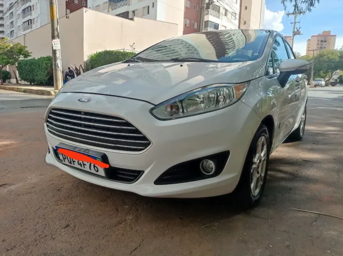 Ford Fiesta Sedan 1.6 16V Flex Aut. 2015