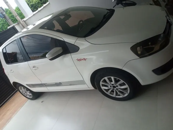 Volkswagen Fox Rock IN RIO 1.6 MI Total Flex 8V 5P 2014