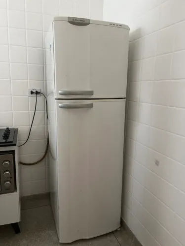 Geladeira Electrolux frost free df34