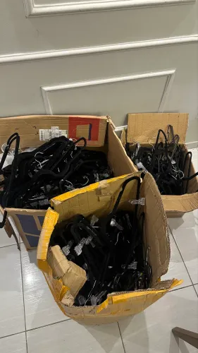 Cabides preto em veludo