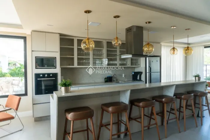 Apartamento de 1 Dormitório com Móveis Planejados no Saco Grande - Excelente para Morar ou
