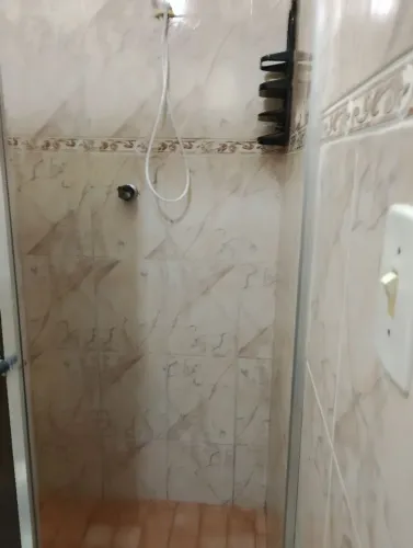 Alugo quarto 750 + 100 reais de depósito 
