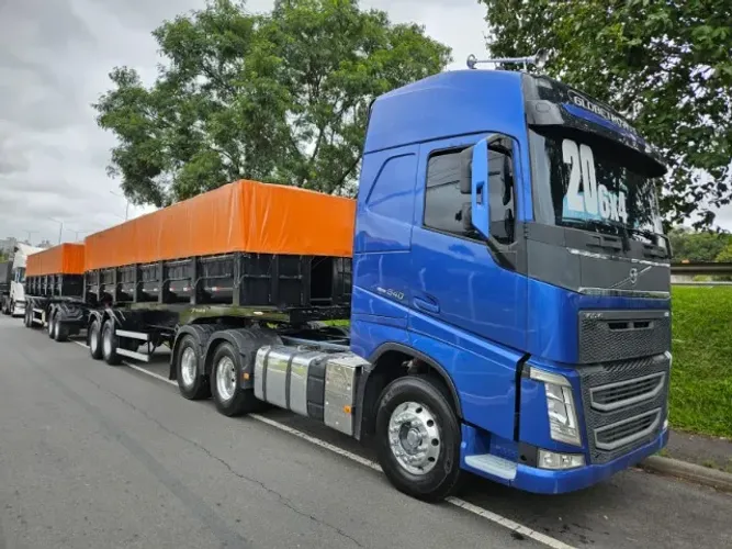 FH 540 6X4 Bug Leve Mola Ano 2020 Globetrotter + Rodocaçamba Noma Ano 19 35m³ sem pneu