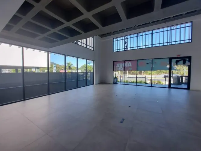 Saco Grande | Loja Comercial 344,51m² no First