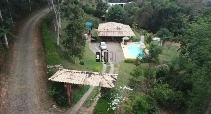 Imóvel para venda possui 8000 metros quadrados com 2 quartos em Zona Rural - Simão Pereira
