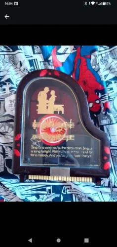 Piano caixinha de música