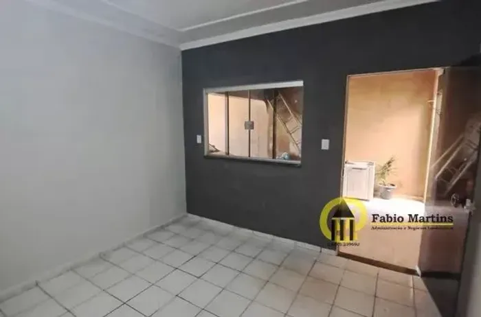Casa térrea ampla terreno inteiro