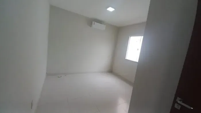 Casa com 2 Quarto(s) e 2 banheiro(s) para Alugar, 150 m² por R$ 1600 / Mês