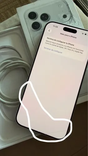 Iphone 17 pro Max trincado