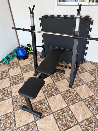 KIT COMPLETO DE MUSCULAÇÃO ? BANCO, SUPORTE, BARRA, ANILHAS E HALTERES .