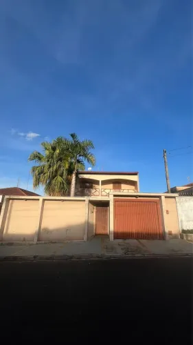 Vendo sobrado em batatais
