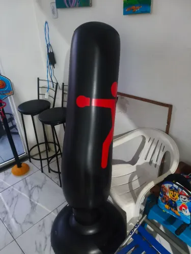 Saco de boxe inflável