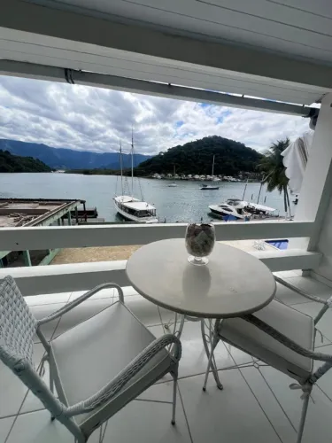 CONDOMINIO NAUTICO COM PRAIA EM ANGRA DOS REIS