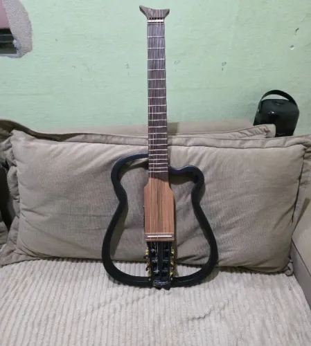 Violão Silent Corrado Guitars Vazado Nylon (Headless) - Impecável