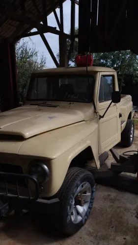 Ford F-75 4X4 2.3 1979