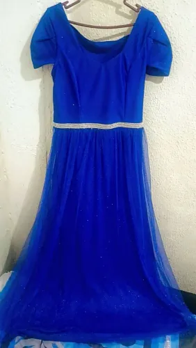 Dois Vestidos Azuis de Formatura
