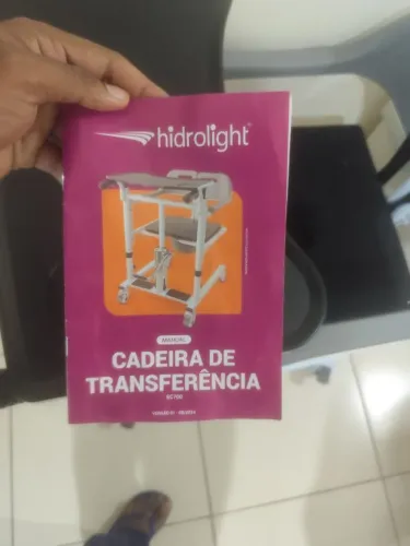 Cadeira de alimentação e fezes