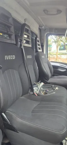 Iveco daily 35s14 guincho plataforma com Asa