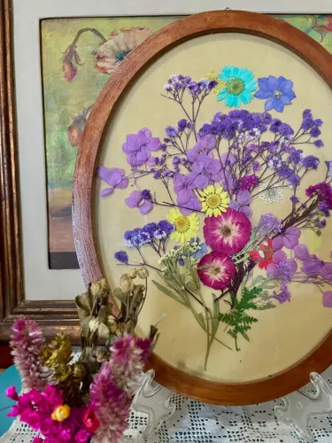 QUADRO FLORES SEMPRE VIVAS MOLDURA OVAL MADEIRA VINTAGE