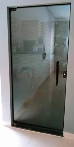 SERVIÇOS DE VIDRO EM GERAL E INNOX