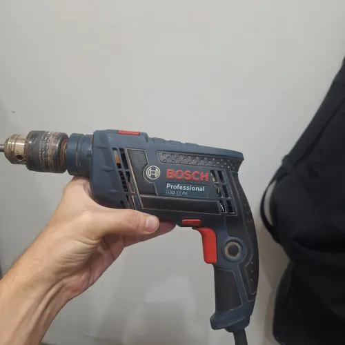 Furadeira Bosch Professional GSB 13 RE com acessórios
