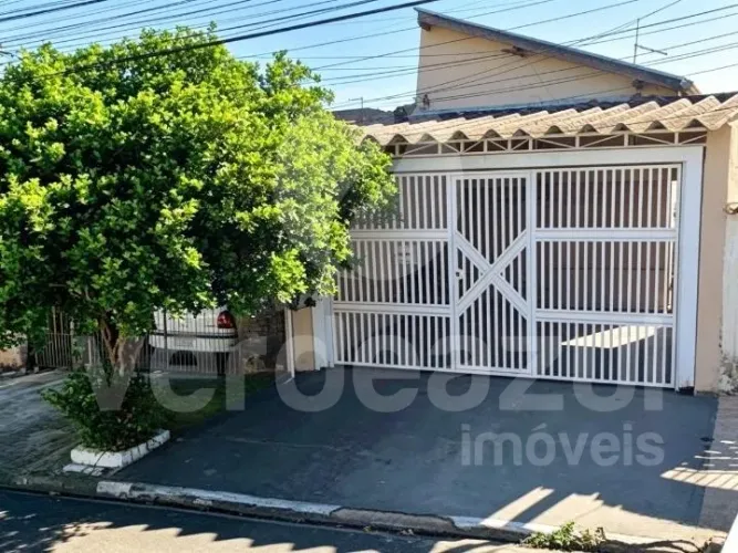 Casa á venda conta com 2 quartos próximo ao Parque Socioambiental em Hortolândia-SP.