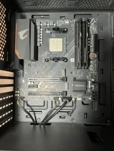 Ryzen 5700x3d + Aorus Elite B550M + 32GB DDR4 3200mhz