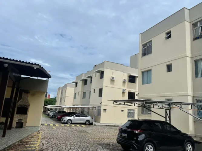 Capim Macio, Ed. Torre do Mar 1, 02 qtos sendo um suíte, reformado