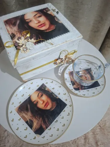 Caixa personalizada kit com Xícara, pires e prato sobremesa 