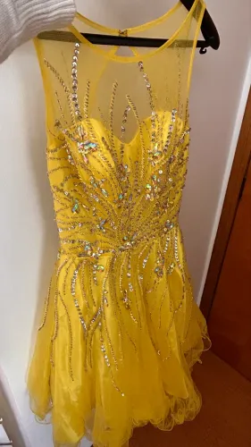 Vestido pedraria amarelo 