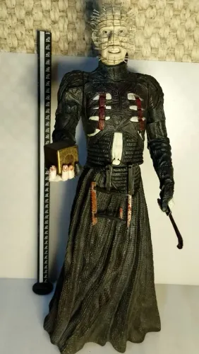 helleaiser pinhead neca 1/4