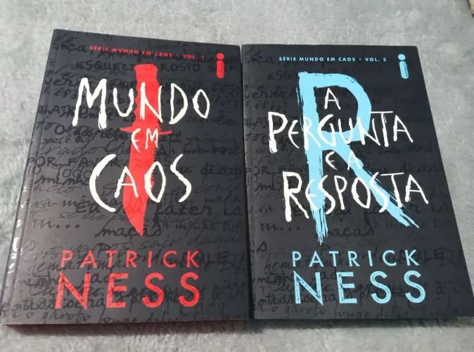 Volumes 1 & 2 de Mundo em caos