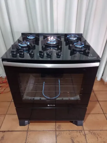 Fogão Atlas Mesa de Vidro 5 bocas acendimento elétrico 