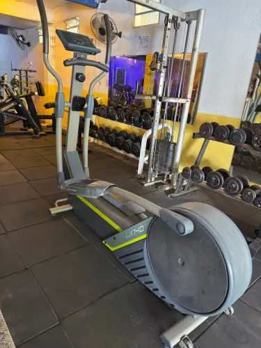 Elíptico profissional moviment